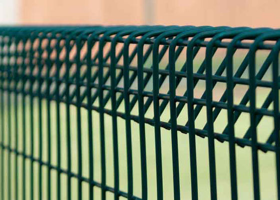900mm-2400mm Dreieck-Rollenspitzen-Zaun Metal Wire Fence galvanisierte überzogenes