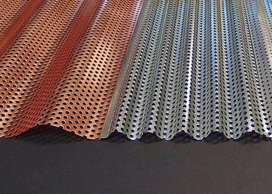 Gewellte perforierte Metallplatten fertigten willkürliche Muster für Architekturmetallplatten besonders an