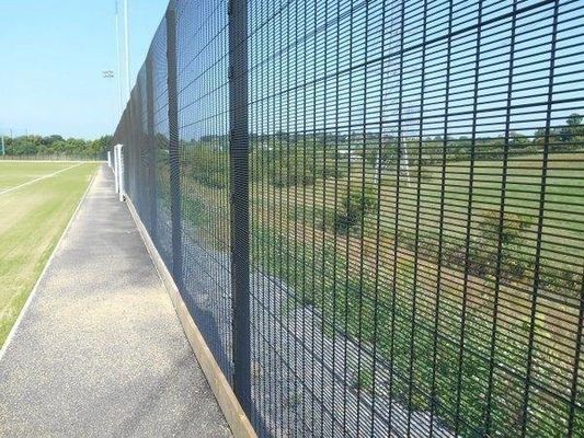 2d 358 Anti-Kletterzaun 4 mm doppelter horizontaler Draht und 6 mm vertikaler Draht