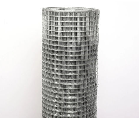 Silberfarbener Zaun 2*2cm Galvanisiertes Schweißnetz Rollen Kohlenstoffstahl