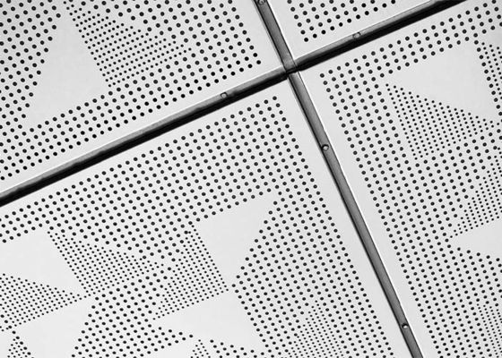 1.5mm Dicke Aluminium Perforierter Metalldecken Monolithische Erscheinung für Nachrüstungen