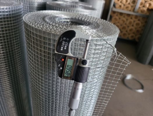 2.5-25cm Mesh Größe Geschicktes Schweißen Gewebtes Schweißdrahtnetz Drahtdurchmesser 1mm-10mm