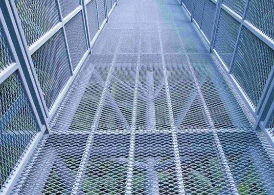 Streckmetall-Gehweg-– steifer, Antigleiter und Safe für Bauvorhaben