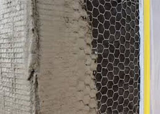 Sechseckiges Drahtgitter als Putzträger zur Verstärkung von Dach und Wand
